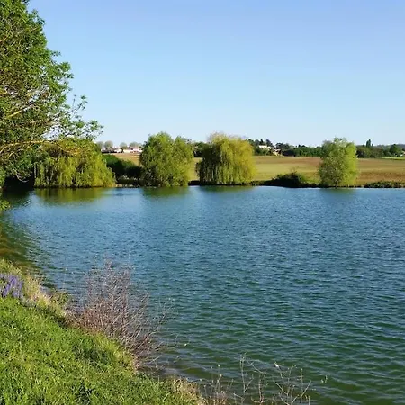 Superb Contemporary 2 Bed +private Pool *