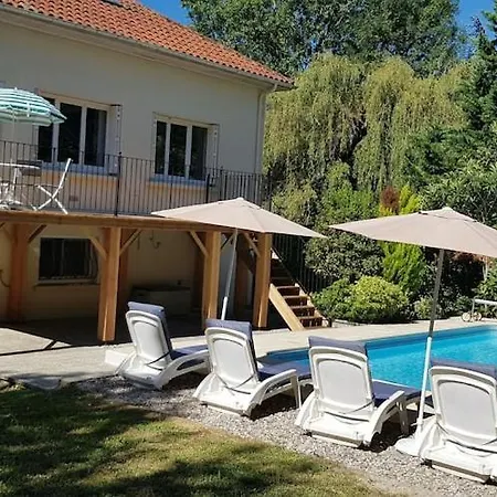 Superb Contemporary 2 Bed +private Pool Cancon