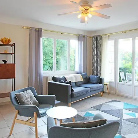 Superb Contemporary 2 Bed +private Pool