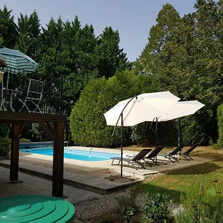 Superb Contemporary 2 Bed +private Pool