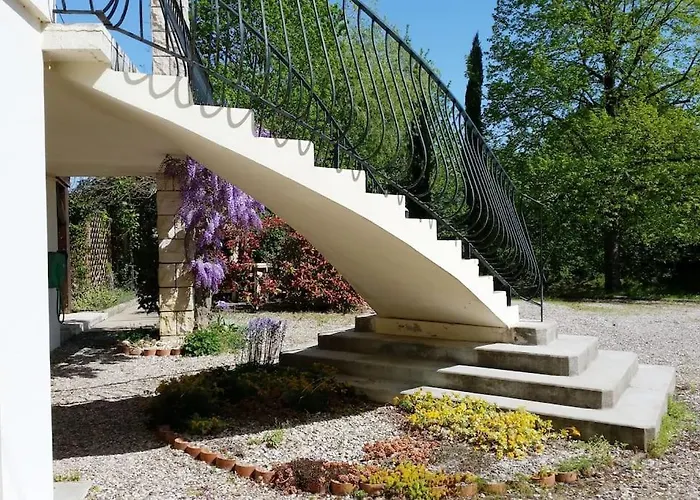 Superb Contemporary 2 Bed +private Pool *