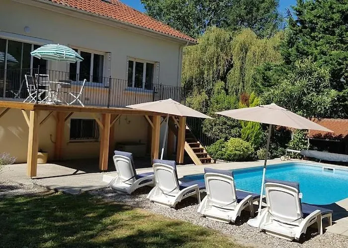 Superb Contemporary 2 Bed +private Pool Cancon