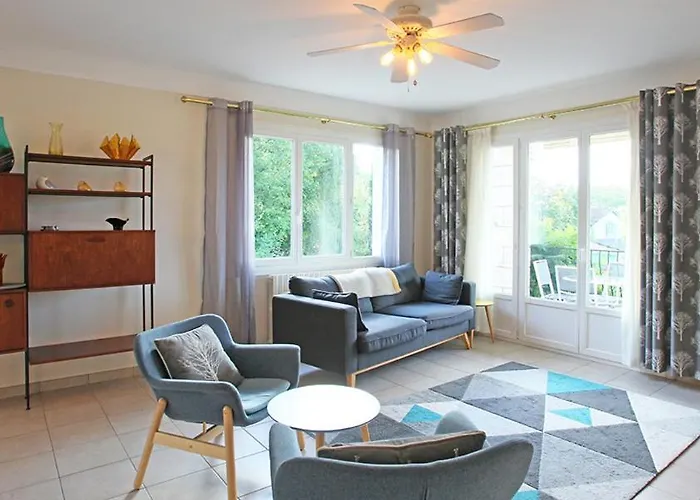 Superb Contemporary 2 Bed +private Pool